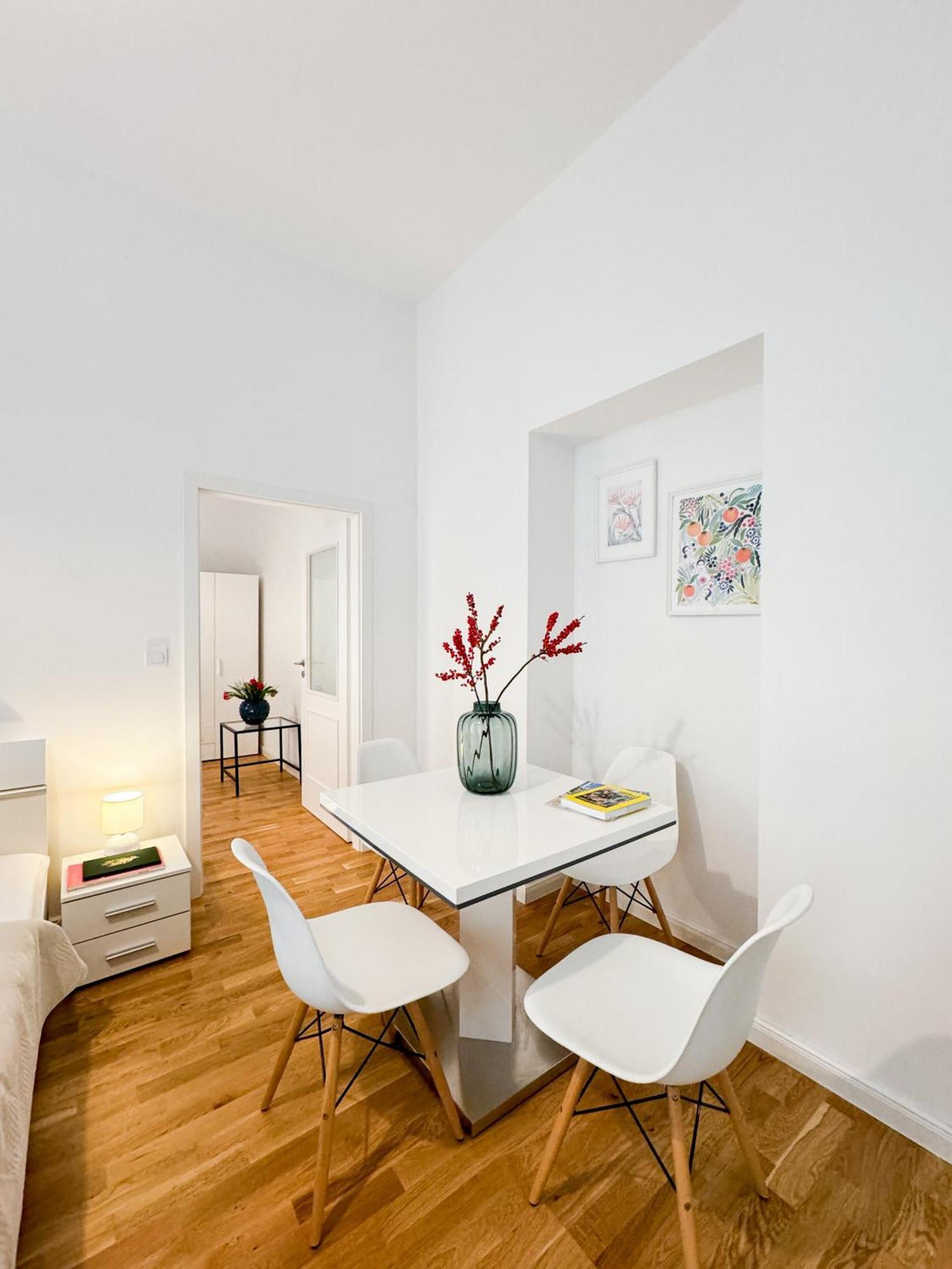 Turnkey I Wenceslas Square Apartments Praha Rom bilde